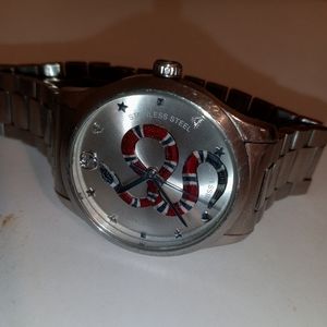 Gucci G-timeless silver dial
